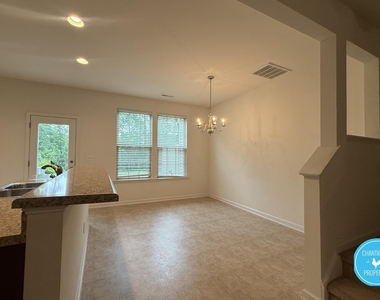 49 E Grove Point Drive - Photo Thumbnail 5