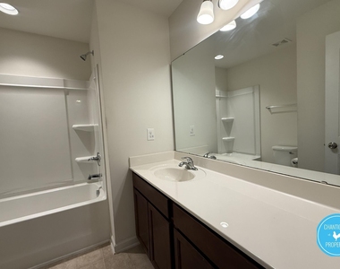 49 E Grove Point Drive - Photo Thumbnail 18