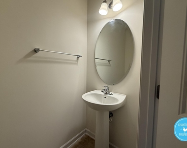 49 E Grove Point Drive - Photo Thumbnail 13