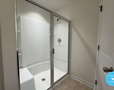 49 E Grove Point Drive - Photo Thumbnail 24