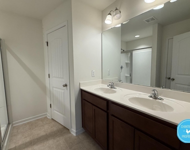 49 E Grove Point Drive - Photo Thumbnail 9