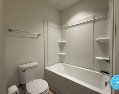 49 E Grove Point Drive - Photo Thumbnail 16