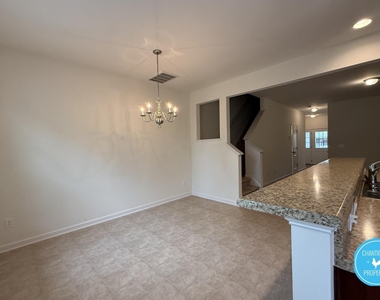 49 E Grove Point Drive - Photo Thumbnail 4