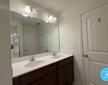 49 E Grove Point Drive - Photo Thumbnail 22