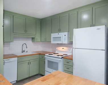 913 Shady Lawn Road - Photo Thumbnail 9