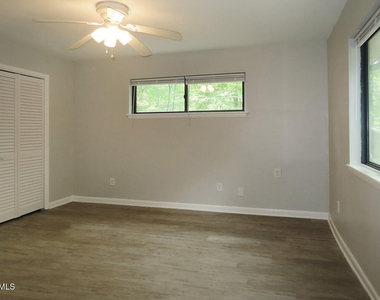 913 Shady Lawn Road - Photo Thumbnail 10