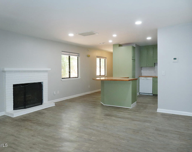 913 Shady Lawn Road - Photo Thumbnail 5
