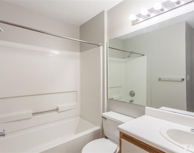 1521 Graduate Lane - Photo Thumbnail 9