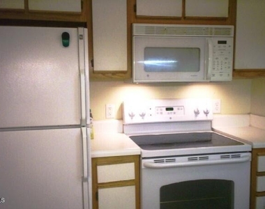 1521 Graduate Lane - Photo Thumbnail 3