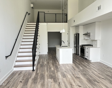 615 Daniels Street - Photo Thumbnail 1