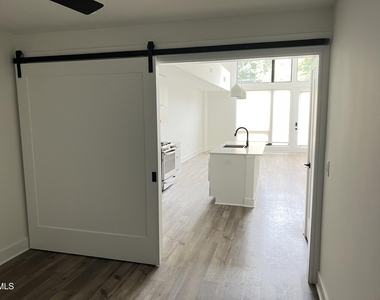 615 Daniels Street - Photo Thumbnail 8