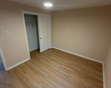 250 Tanglewood Lane - Photo Thumbnail 9