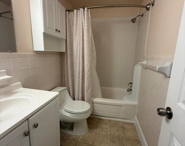250 Tanglewood Lane - Photo Thumbnail 4