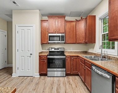 306 Sugar Maple Avenue - Photo Thumbnail 9