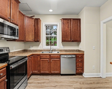 306 Sugar Maple Avenue - Photo Thumbnail 8