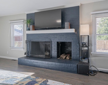 3322 Bell Drive - Photo Thumbnail 16