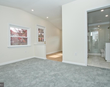 2530 2nd Floor Chestnut Avenue - Photo Thumbnail 2