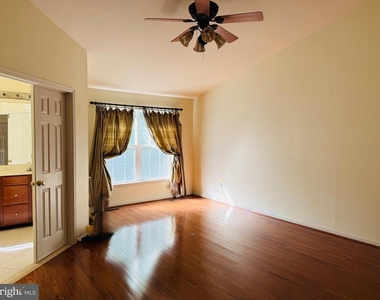 116 Fringetree Drive - Photo Thumbnail 10
