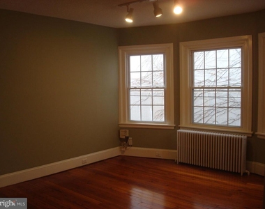 207 Wollerton Street - Photo Thumbnail 5