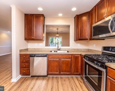 253 Flagstone Road - Photo Thumbnail 8