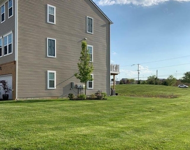 134 Admiral Lane - Photo Thumbnail 18