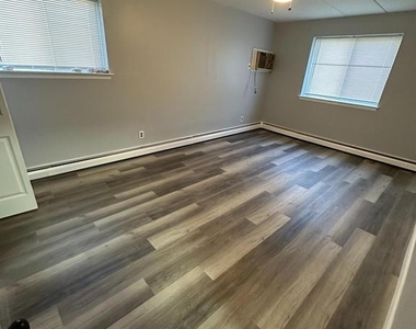 1575 W Street Road - Photo Thumbnail 7