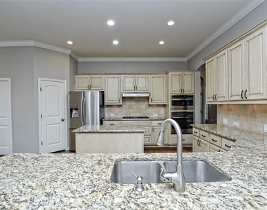 2508 Hilltop Divide Ln - Photo Thumbnail 10