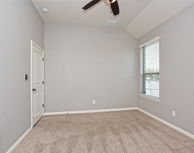 2508 Hilltop Divide Ln - Photo Thumbnail 20