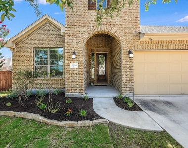 2508 Hilltop Divide Ln - Photo Thumbnail 2
