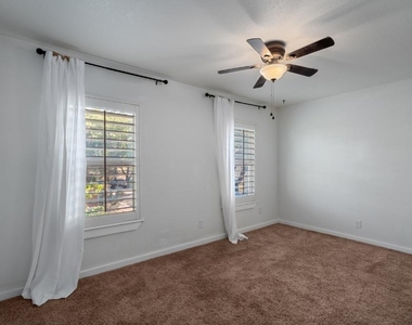 6211 Manor Rd - Photo Thumbnail 14