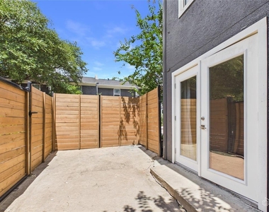 6211 Manor Rd - Photo Thumbnail 20