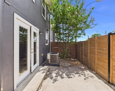 6211 Manor Rd - Photo Thumbnail 21