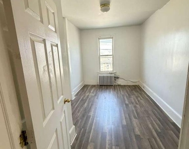 1600 S Broad Street - Photo Thumbnail 9