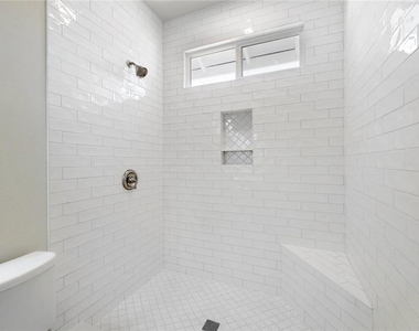 719 W 3rd St - Photo Thumbnail 16