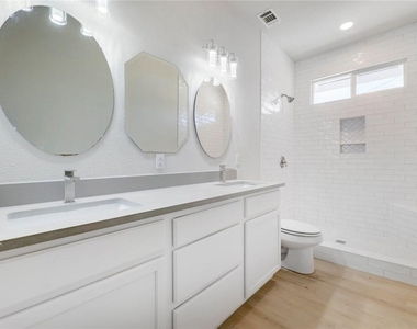 719 W 3rd St - Photo Thumbnail 15