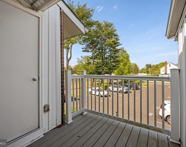 275 Green Street - Photo Thumbnail 17