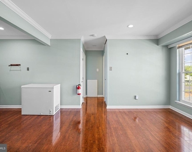 275 Green Street - Photo Thumbnail 6