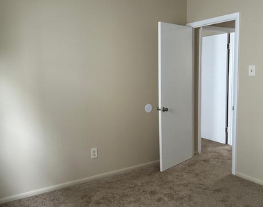 504-506 Cinnaminson Avenue - Photo Thumbnail 15