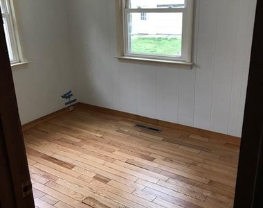 442 Buttonwood Avenue - Photo Thumbnail 3