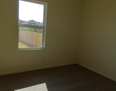 12817 Samuel Adams Dr - Photo Thumbnail 4