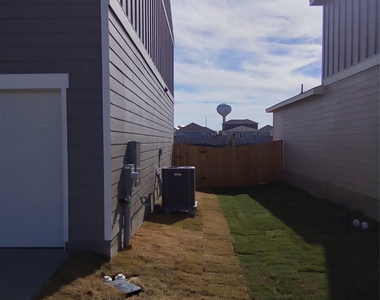 12817 Samuel Adams Dr - Photo Thumbnail 14