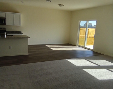 12817 Samuel Adams Dr - Photo Thumbnail 7