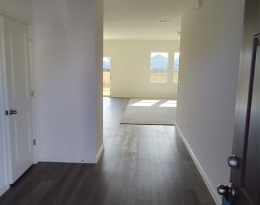 12817 Samuel Adams Dr - Photo Thumbnail 2