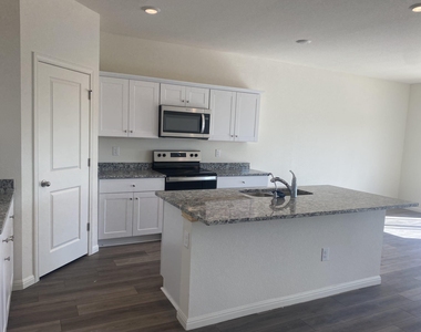 12817 Samuel Adams Dr - Photo Thumbnail 20