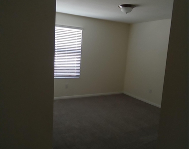 12817 Samuel Adams Dr - Photo Thumbnail 9