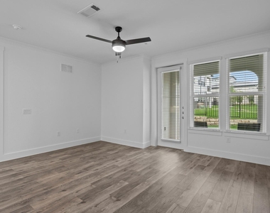 1664 Hillside Terrace - Photo Thumbnail 10