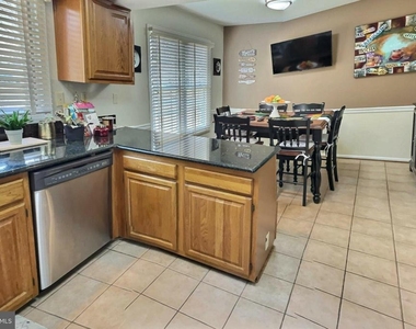 1501 Silverado Court - Photo Thumbnail 12