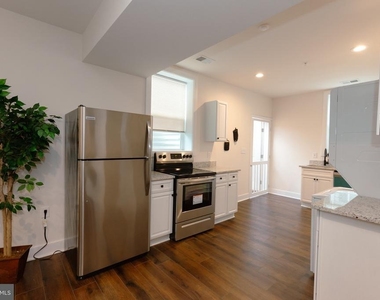5705 Crestwood Place - Photo Thumbnail 2