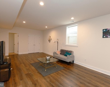 5705 Crestwood Place - Photo Thumbnail 7