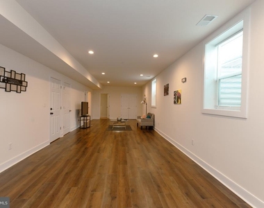 5705 Crestwood Place - Photo Thumbnail 5